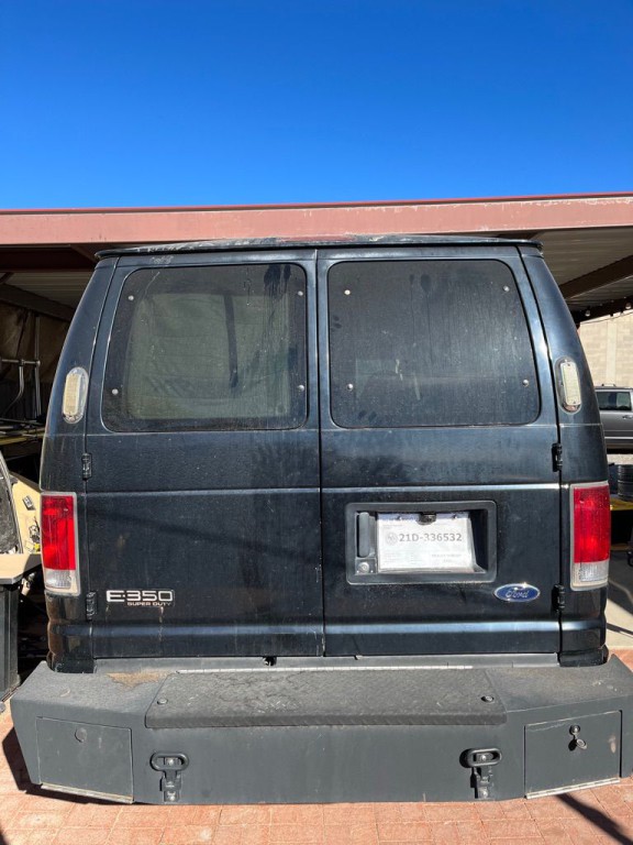 2004 Ford E-Series Image 7