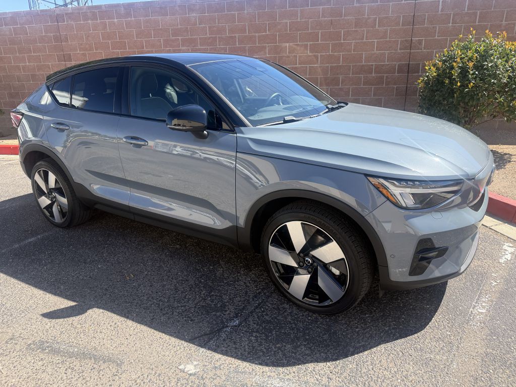 2022 Volvo C40 RECHARGE Image 6