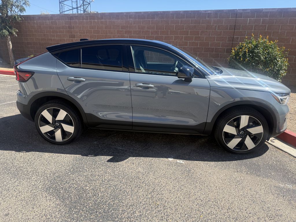 2022 Volvo C40 RECHARGE Image 7