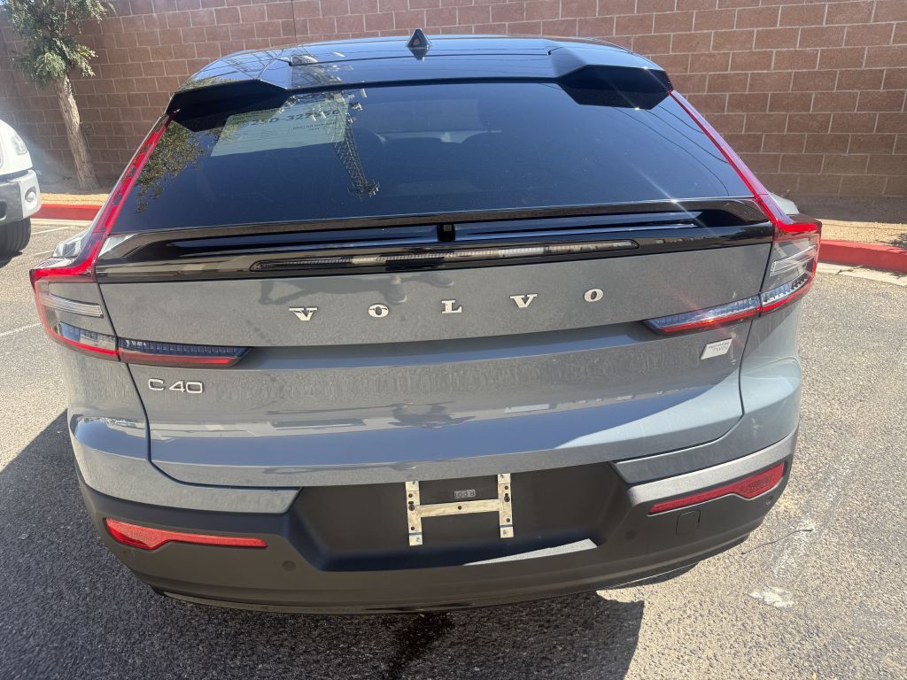 2022 Volvo C40 RECHARGE Image 11