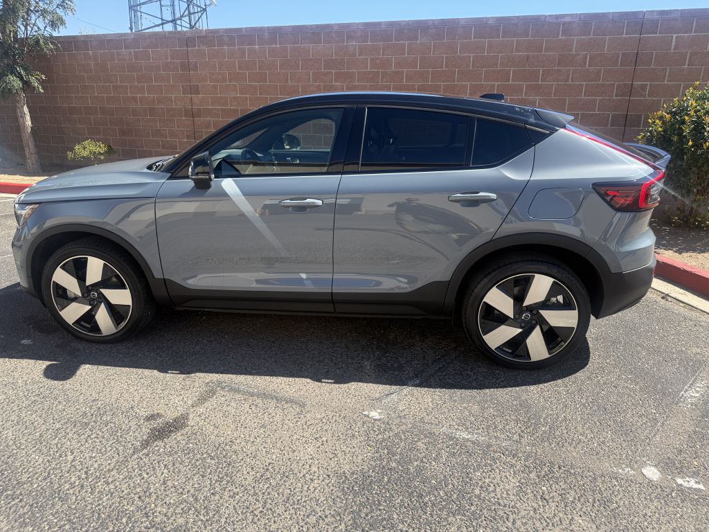 2022 Volvo C40 RECHARGE Image 15