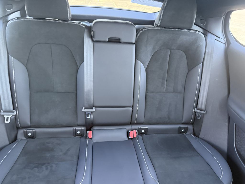 2022 Volvo C40 RECHARGE Image 23