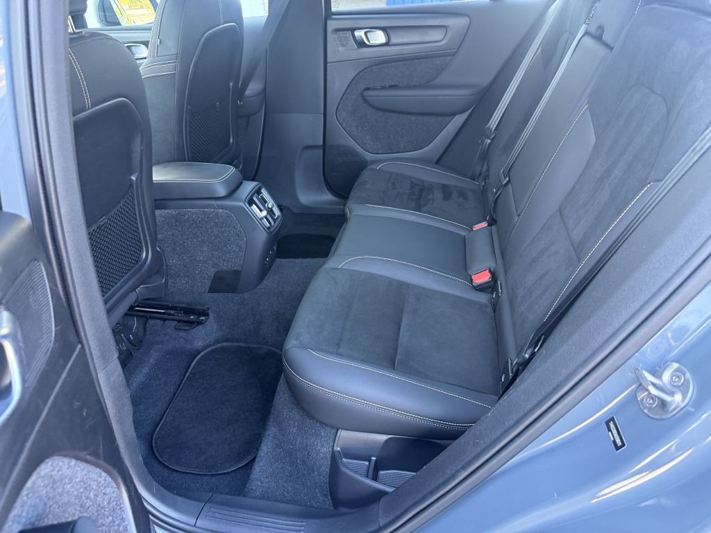 2022 Volvo C40 RECHARGE Image 27