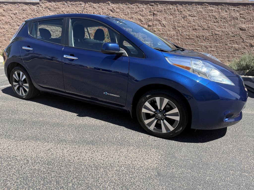 2017 Nissan Leaf Image 1