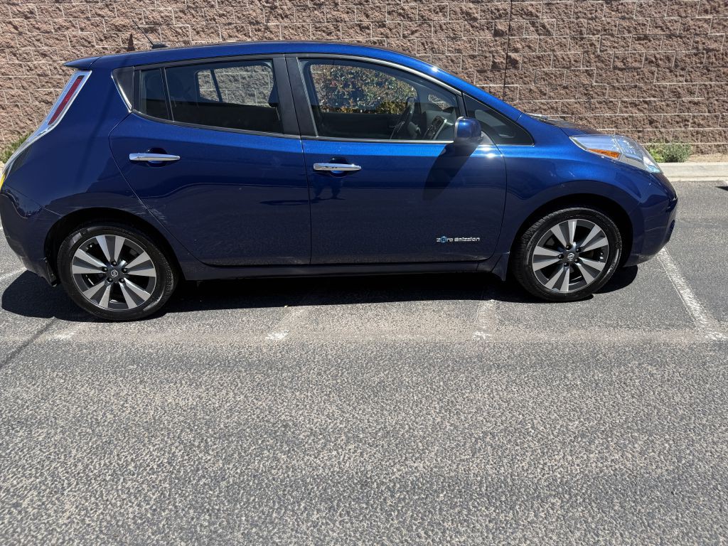 2017 Nissan Leaf Image 2