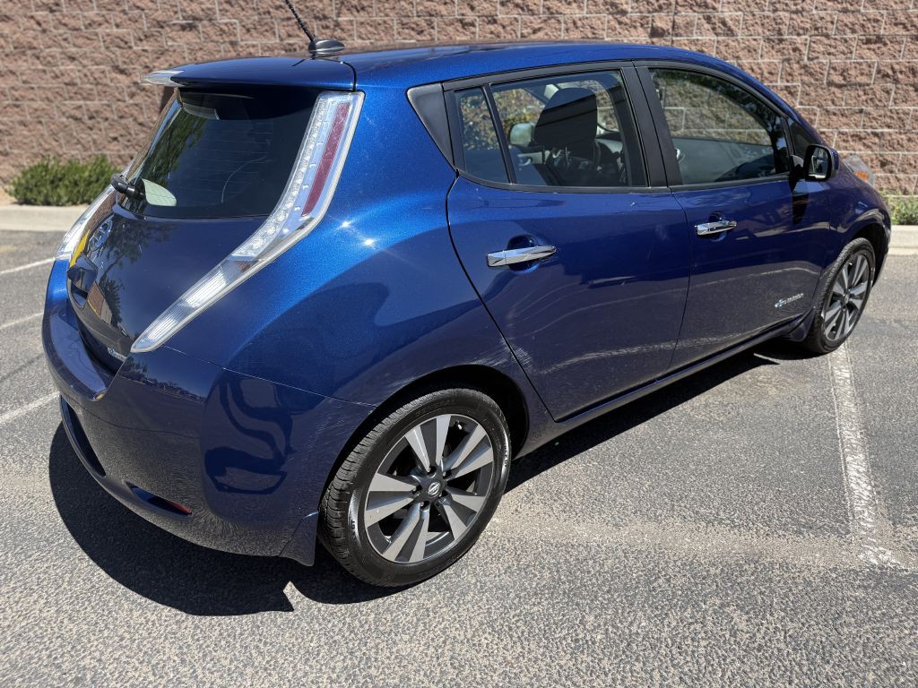 2017 Nissan Leaf Image 4