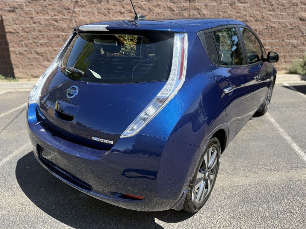 2017 Nissan Leaf Image 5