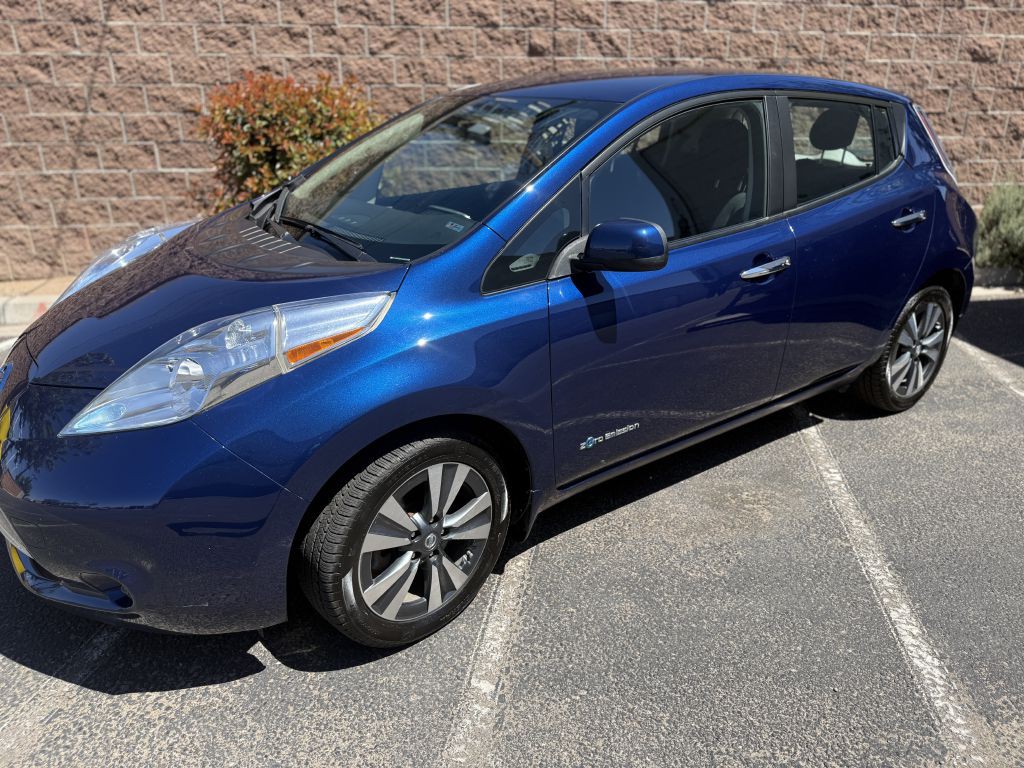 2017 Nissan Leaf Image 9