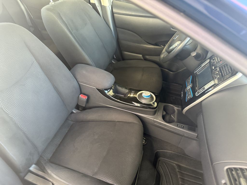 2017 Nissan Leaf Image 20