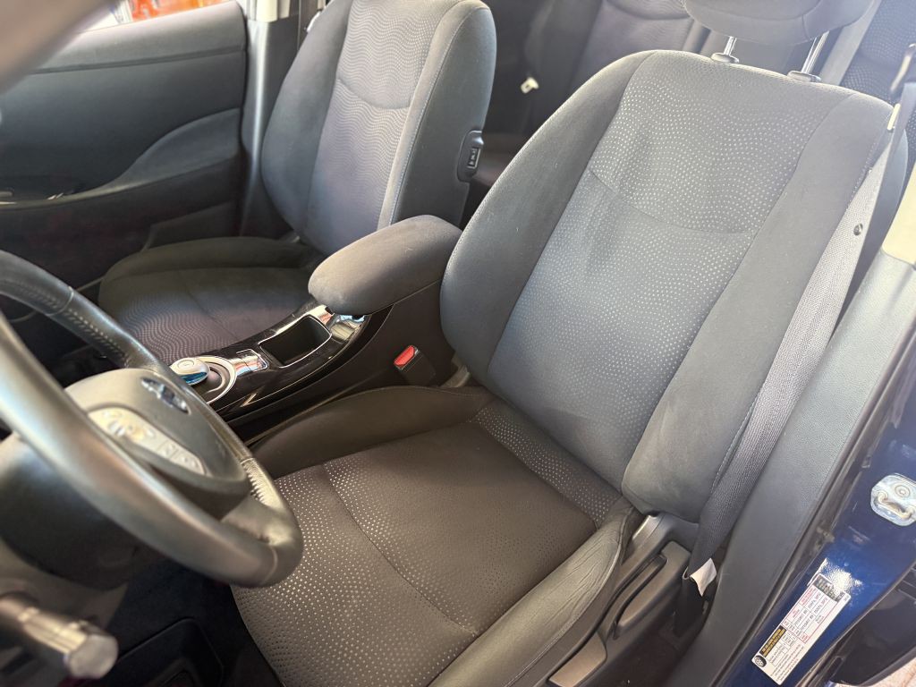 2017 Nissan Leaf Image 23