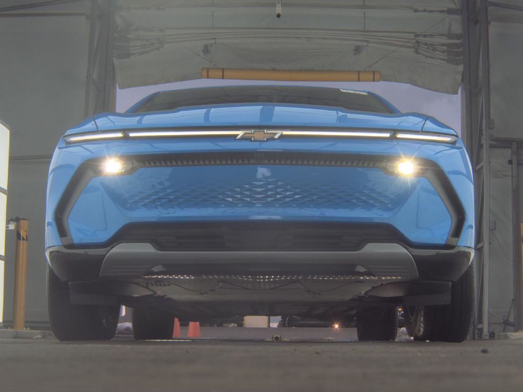 2024 Chevrolet Equinox Image 2