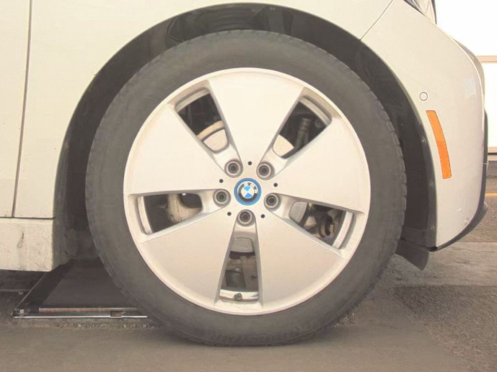 2017 BMW i3 Image 11