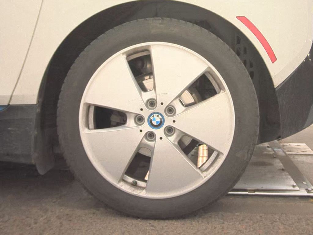 2017 BMW i3 Image 13