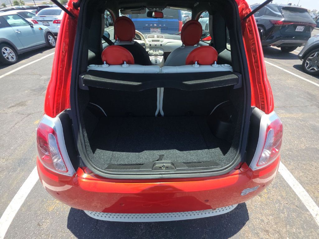 2015 FIAT 500 Image 16