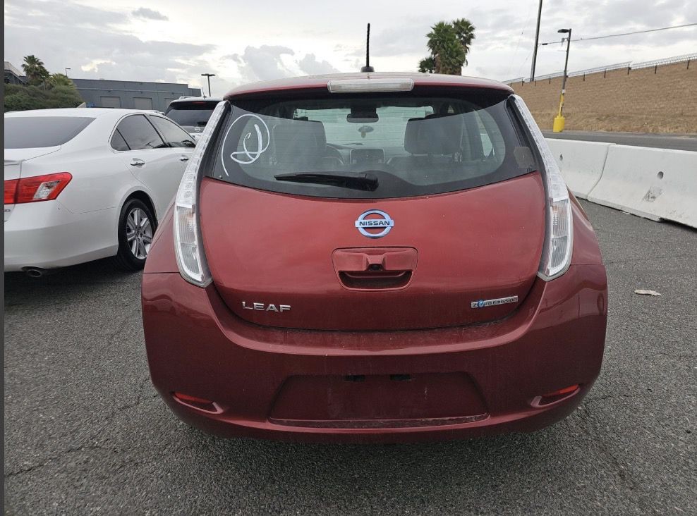 2015 Nissan Leaf Image 6