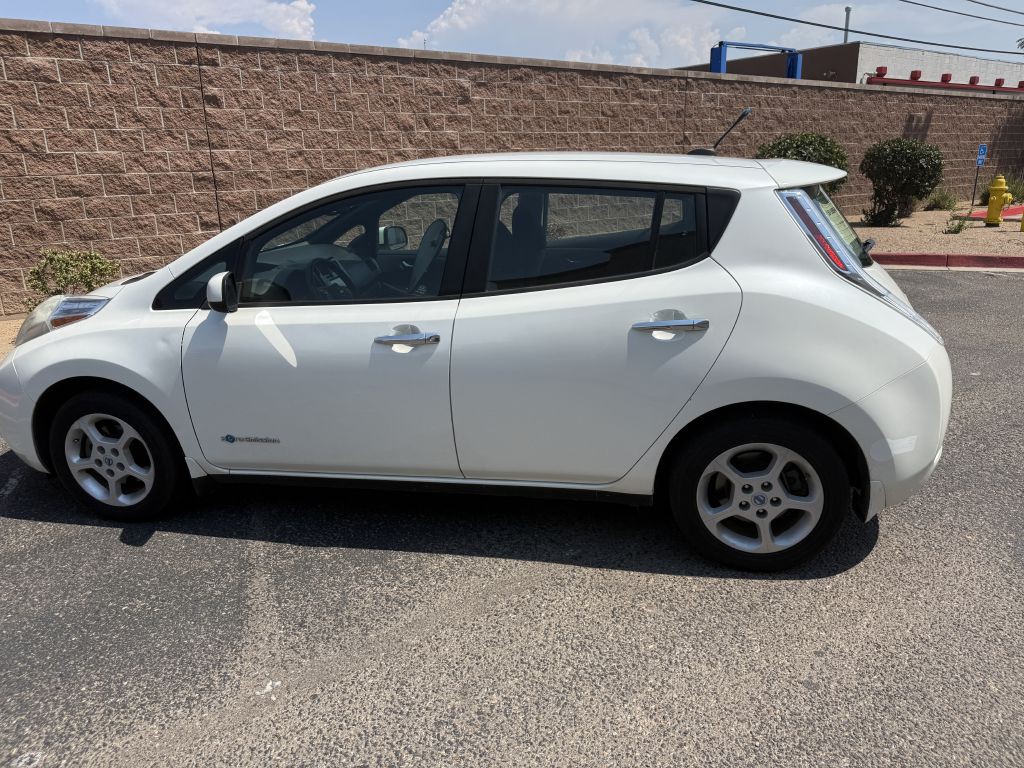 2013 Nissan Leaf Image 12