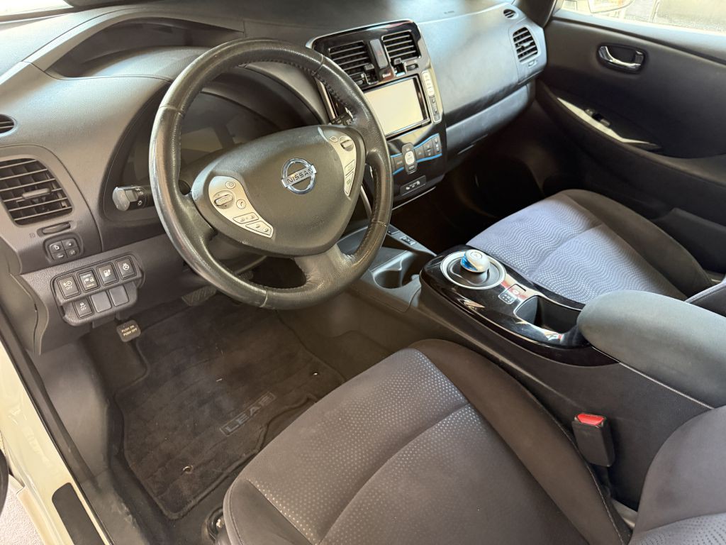 2013 Nissan Leaf Image 16