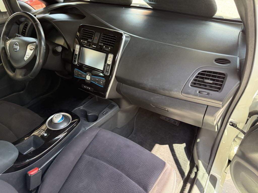 2013 Nissan Leaf Image 18