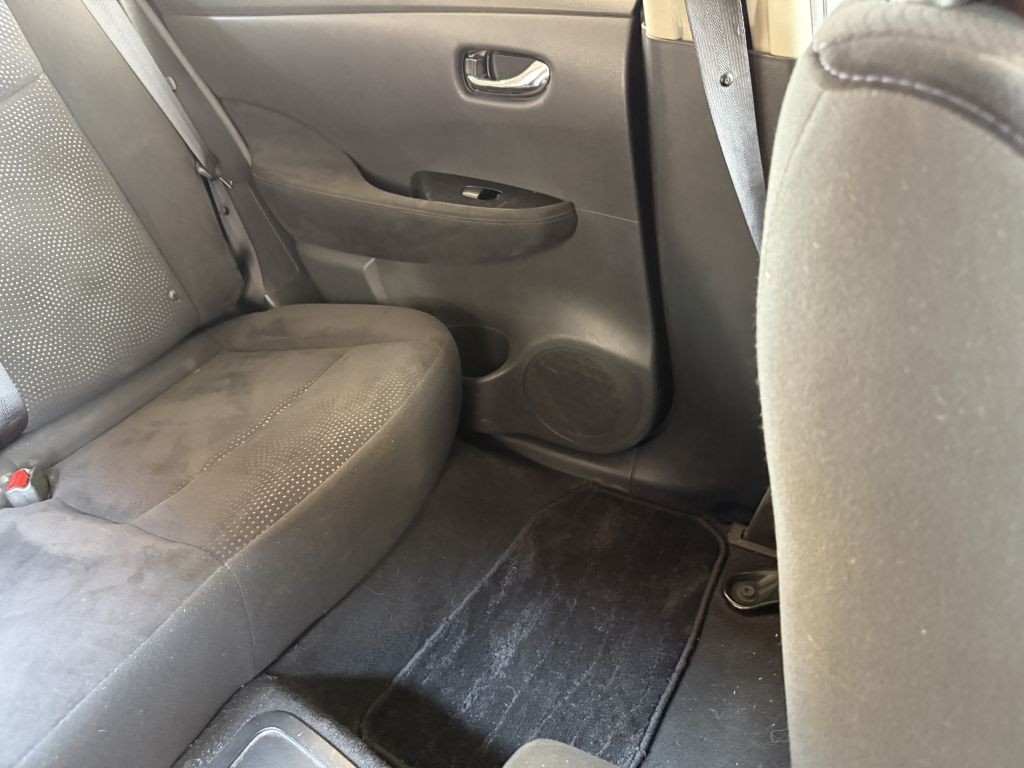 2013 Nissan Leaf Image 21
