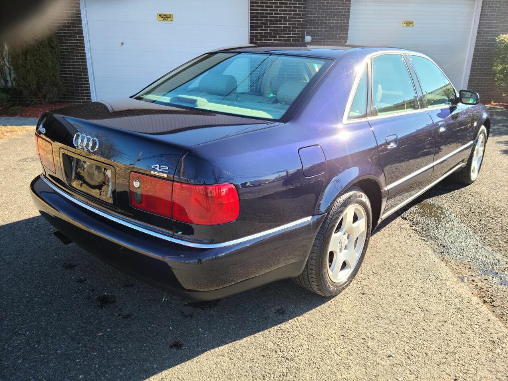 2000 Audi A8 Image 17