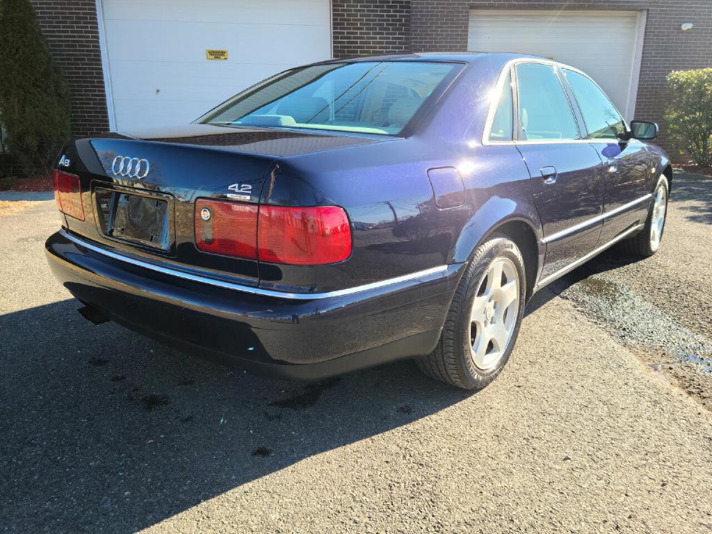 2000 Audi A8 Image 18