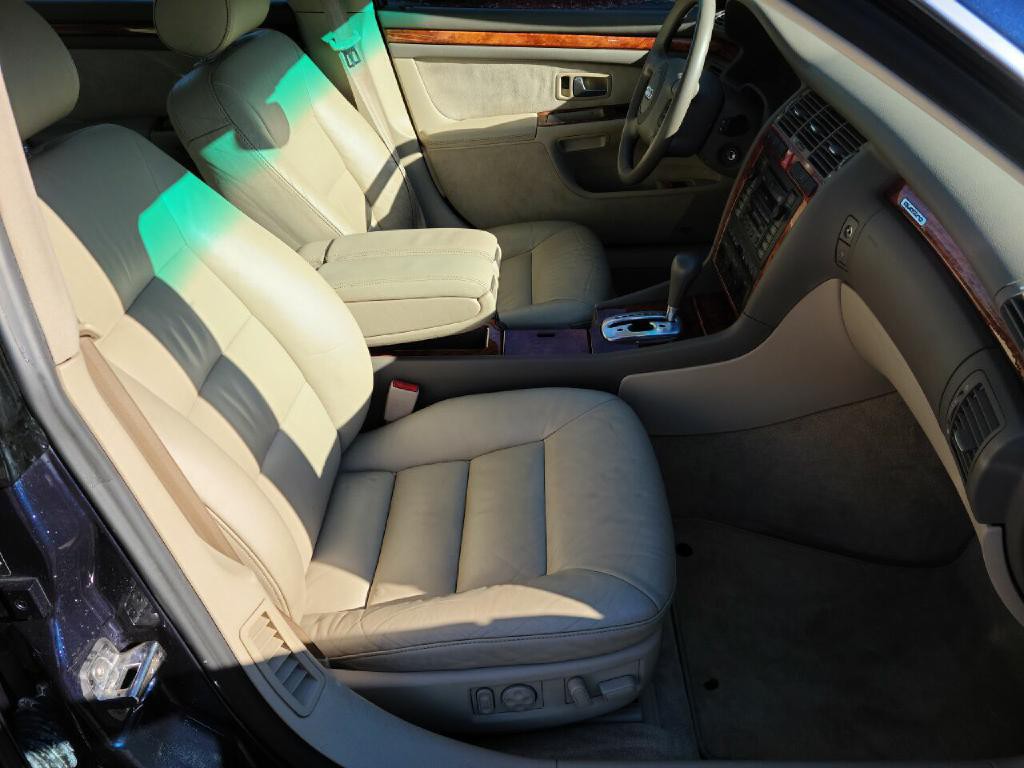 2000 Audi A8 Image 24