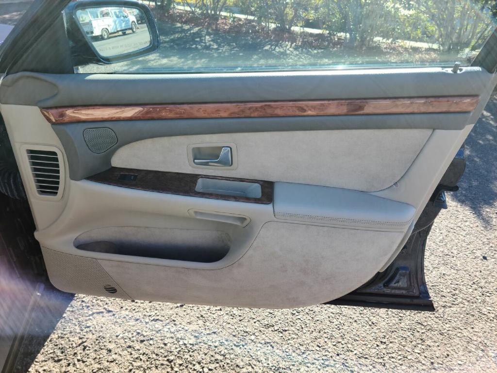 2000 Audi A8 Image 26