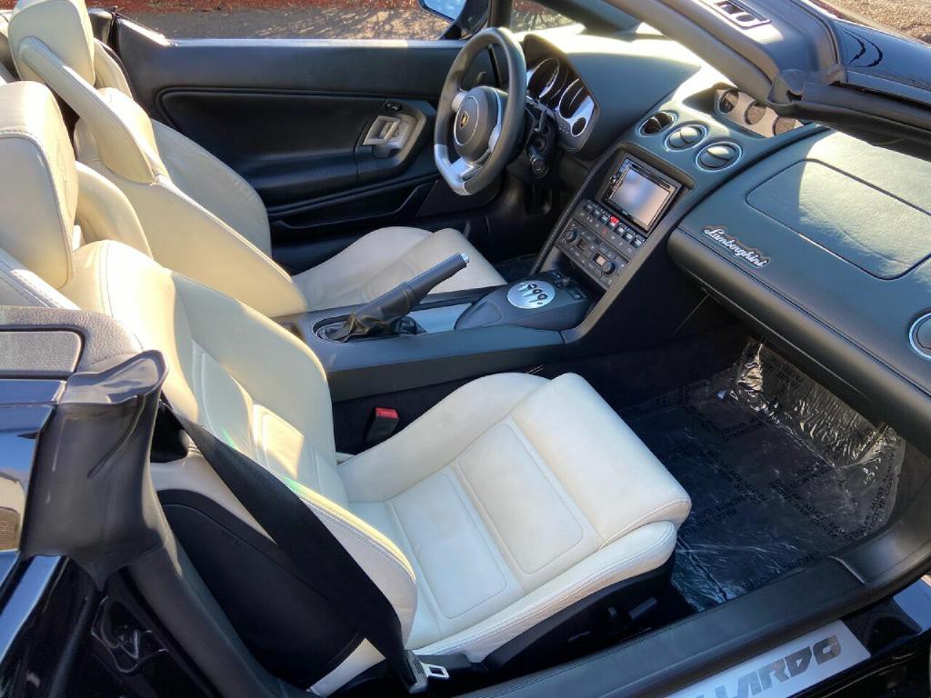 2008 Lamborghini Gallardo Image 24