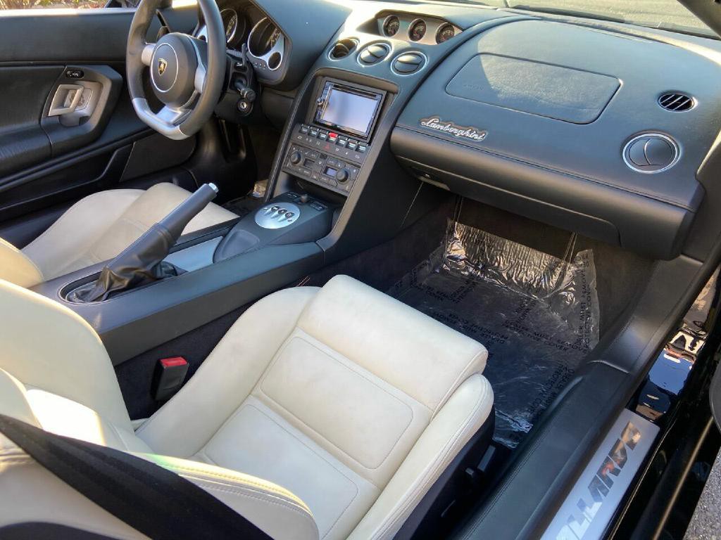 2008 Lamborghini Gallardo Image 26
