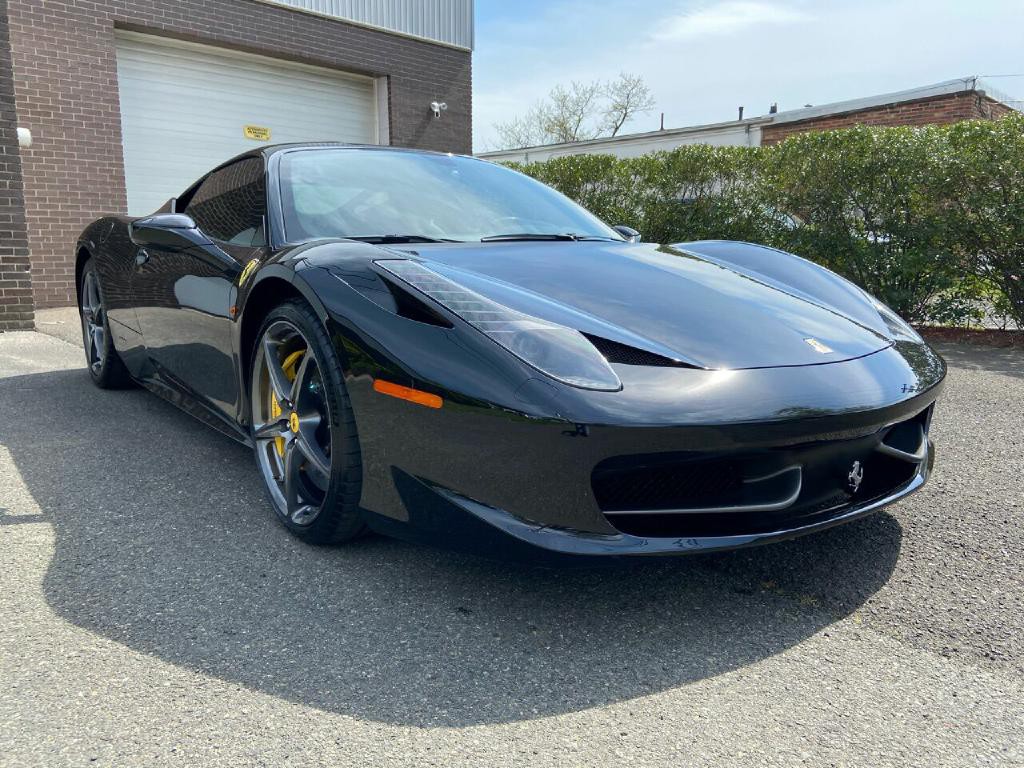 2011 Ferrari 458 ITALIA Image 2
