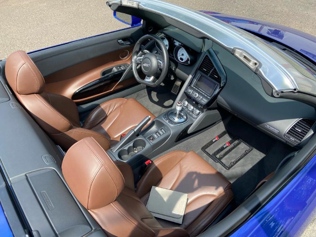 2012 Audi R8 Image 25