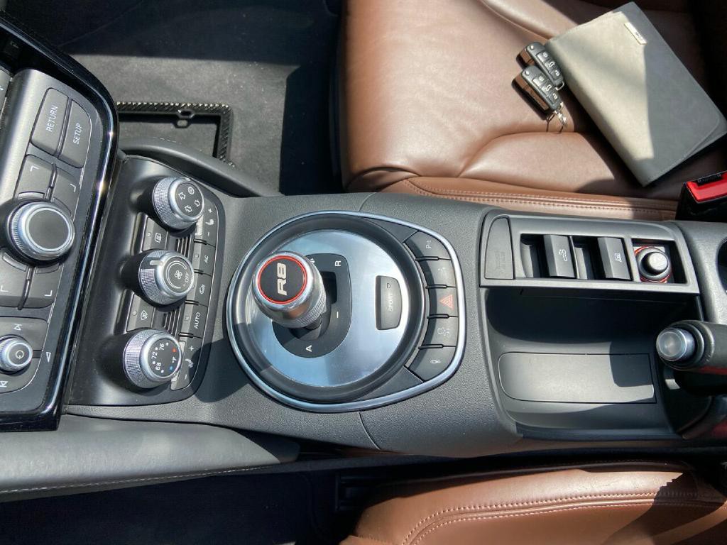 2012 Audi R8 Image 36