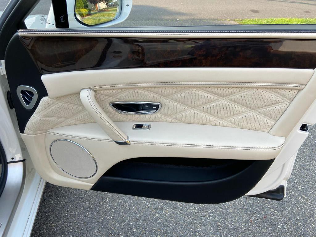 2014 Bentley Flying Spur Image 33