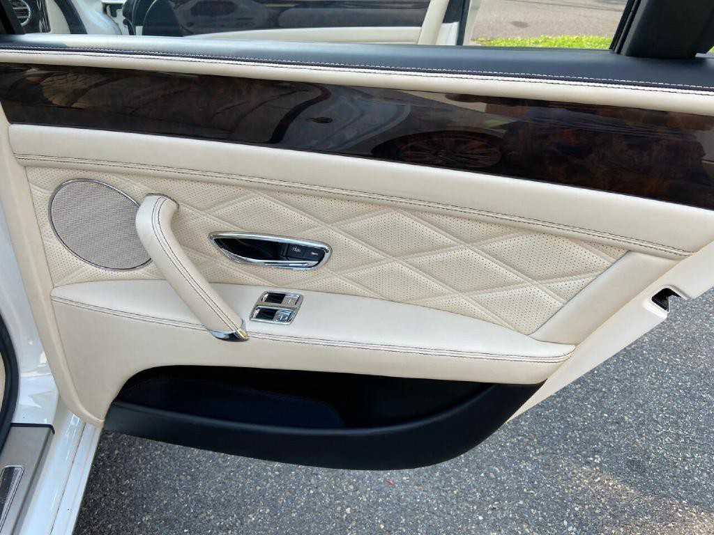 2014 Bentley Flying Spur Image 38