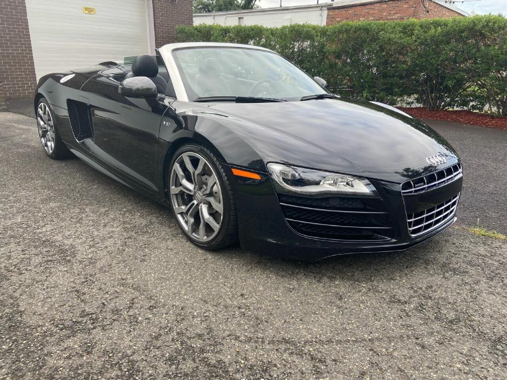 2011 Audi R8 Image 3