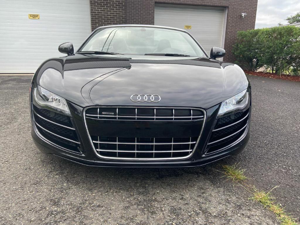 2011 Audi R8 Image 6
