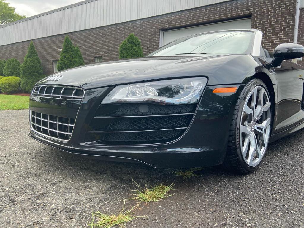 2011 Audi R8 Image 11