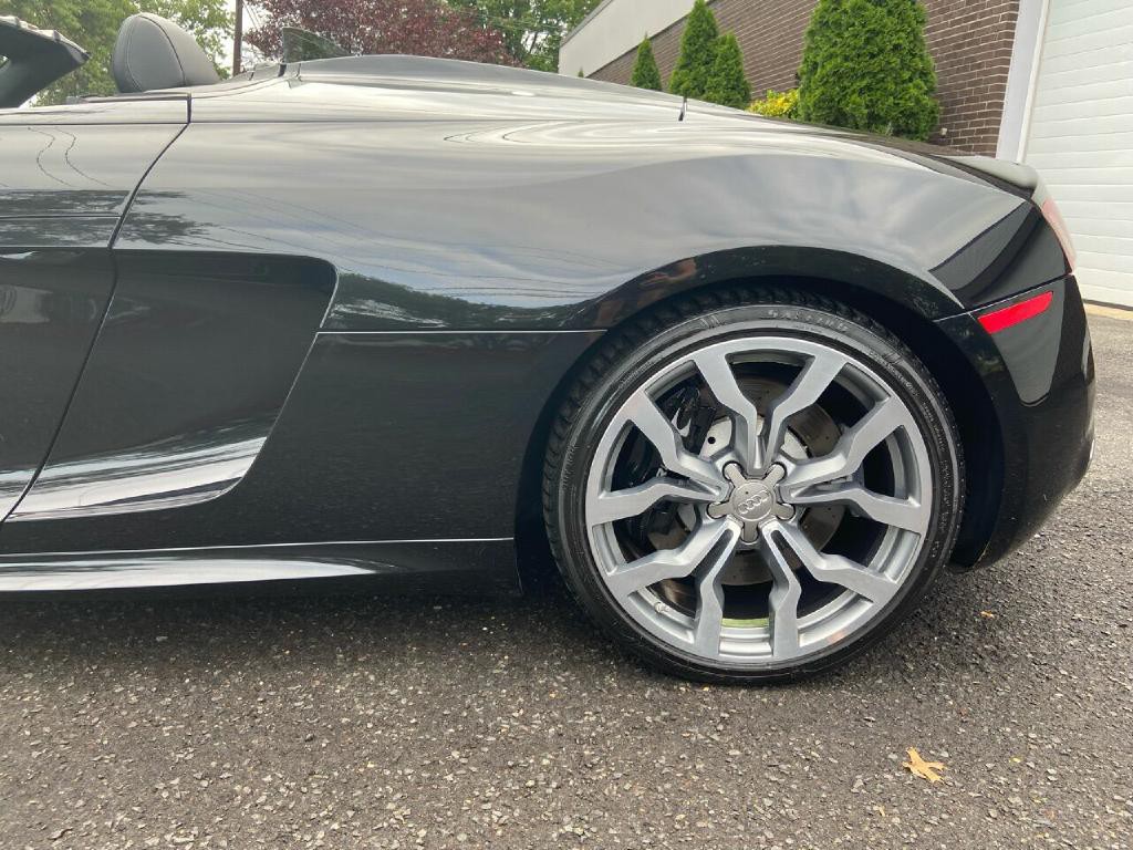 2011 Audi R8 Image 14