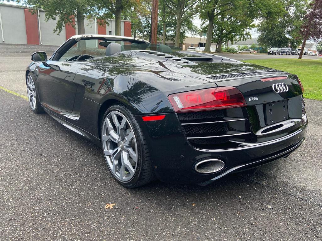 2011 Audi R8 Image 18