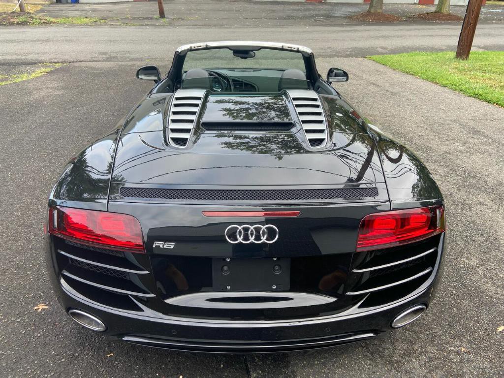 2011 Audi R8 Image 21