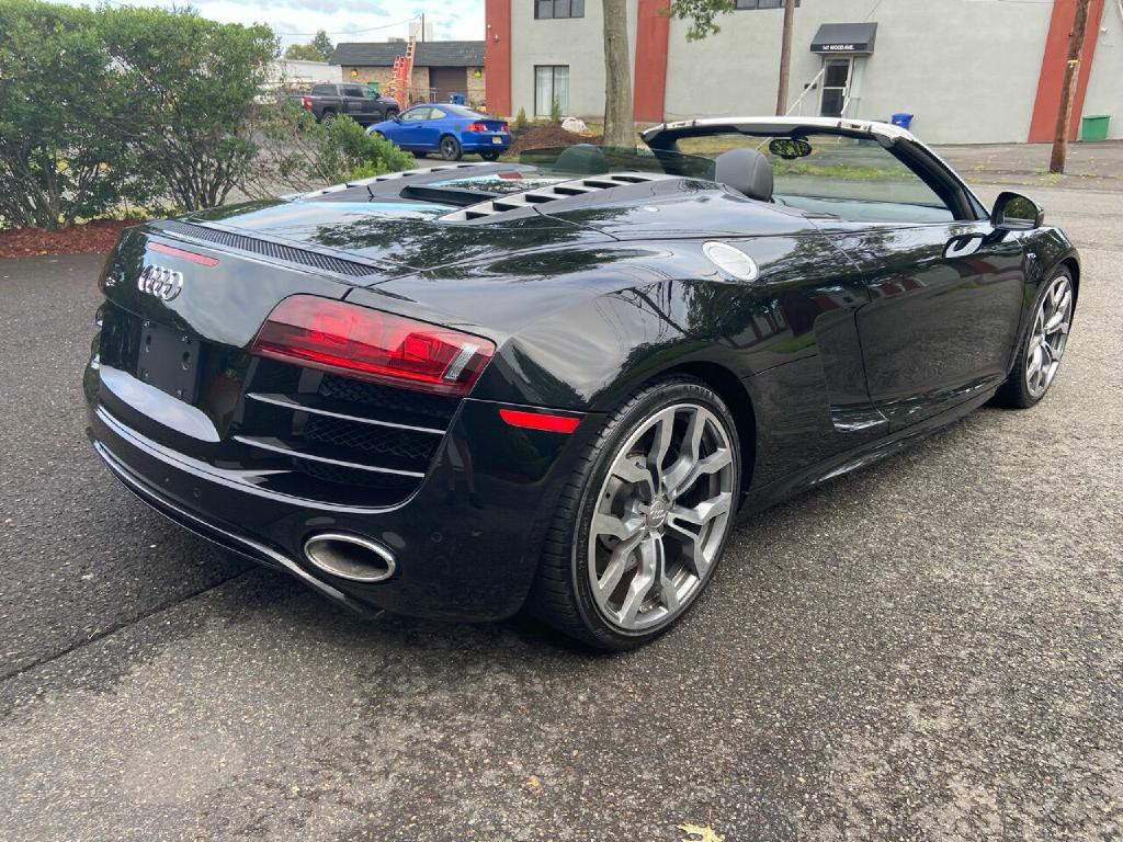 2011 Audi R8 Image 25