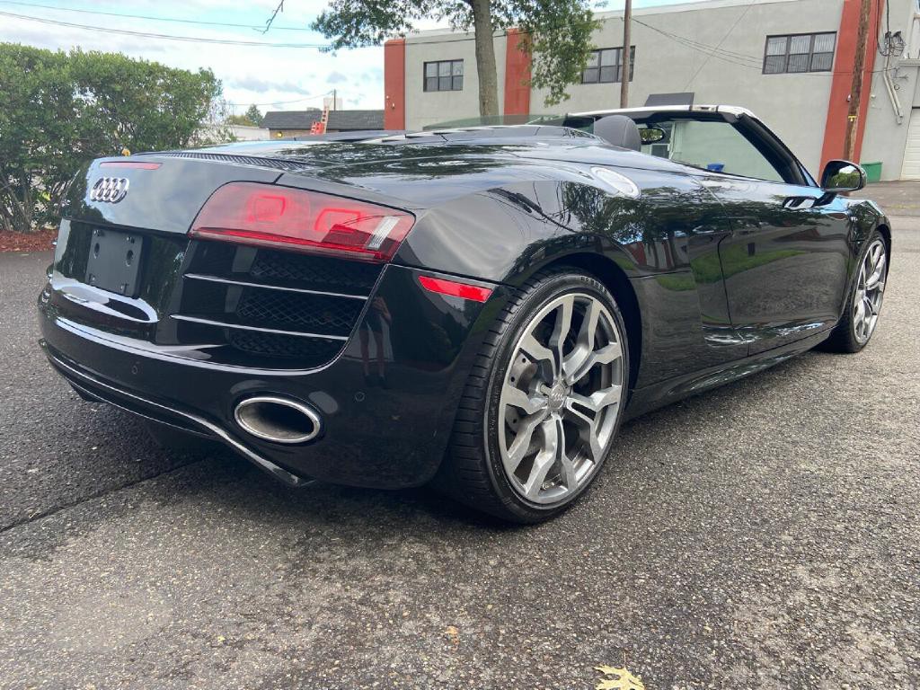 2011 Audi R8 Image 26