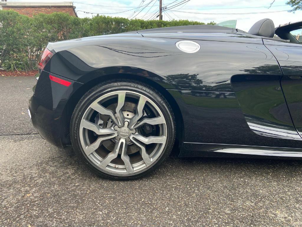 2011 Audi R8 Image 28