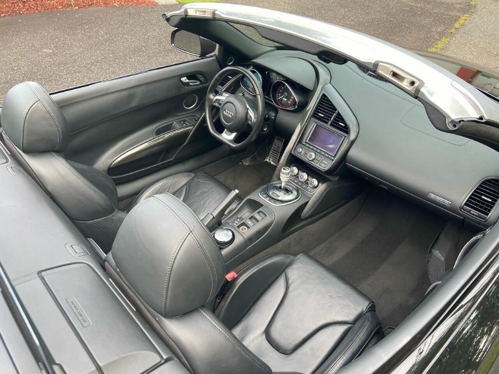 2011 Audi R8 Image 33
