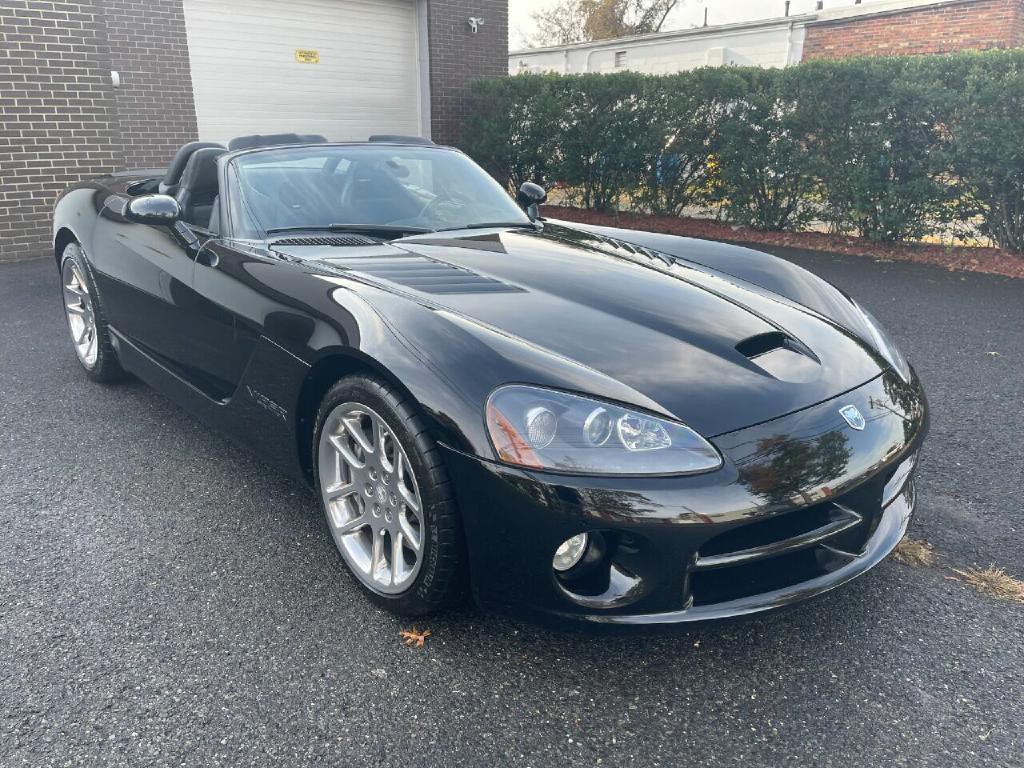 2003 Dodge Viper Image 1
