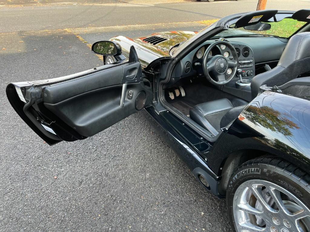 2003 Dodge Viper Image 27