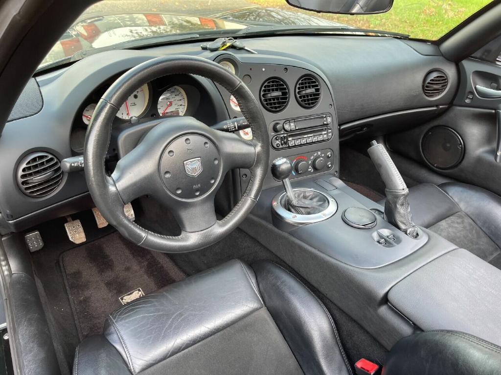 2003 Dodge Viper Image 30