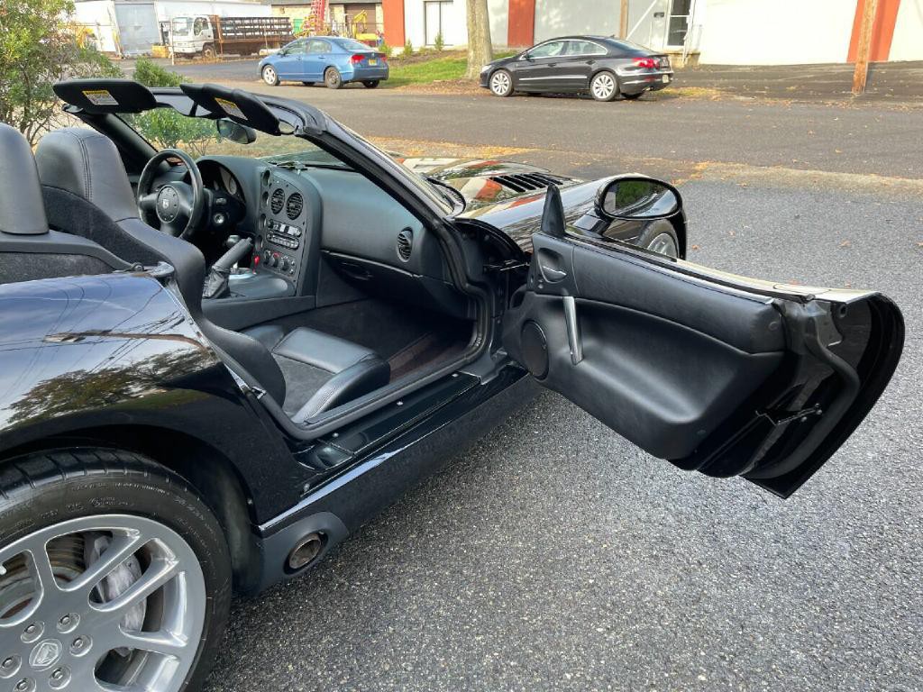 2003 Dodge Viper Image 34