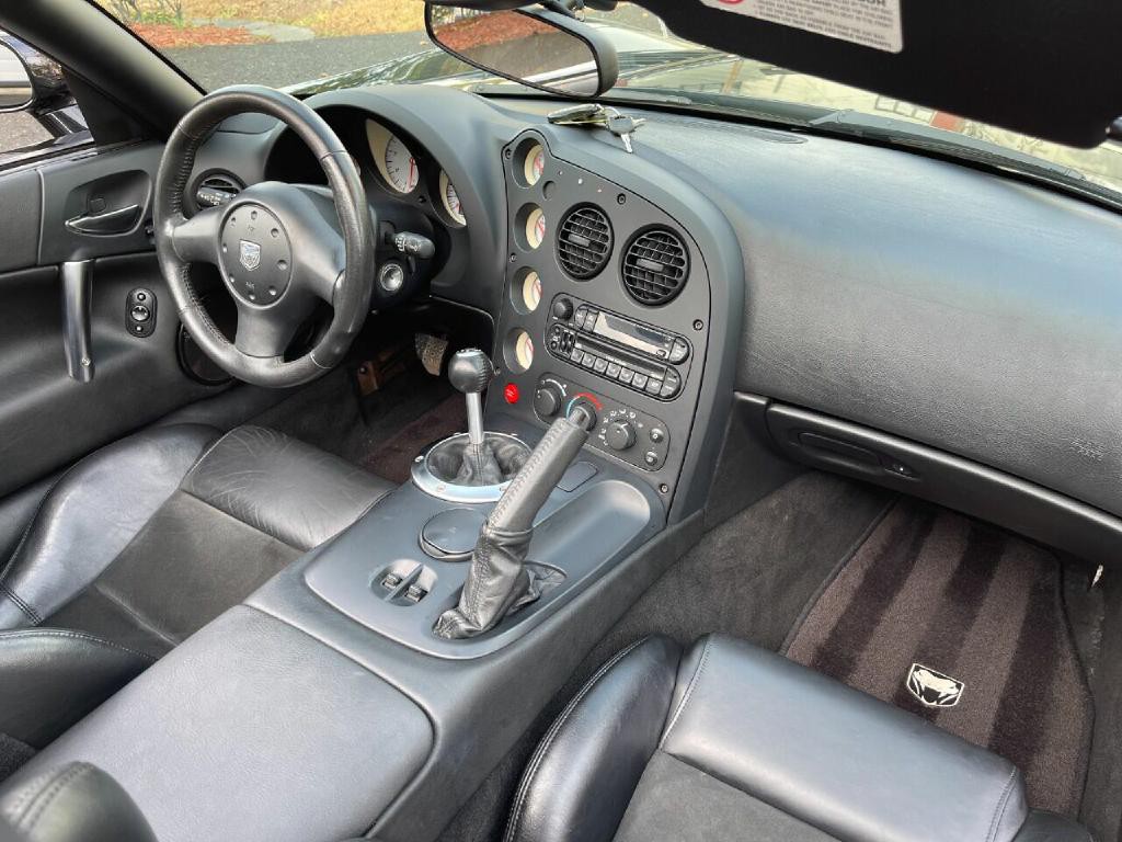 2003 Dodge Viper Image 35