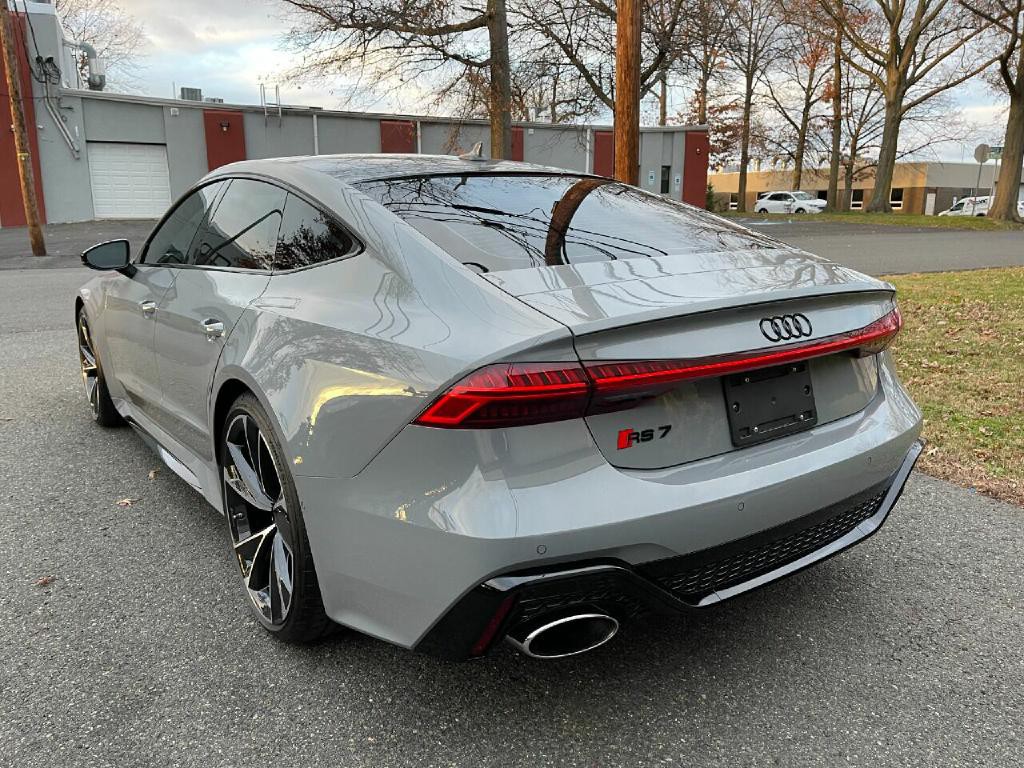 2022 Audi RS 7 Image 13